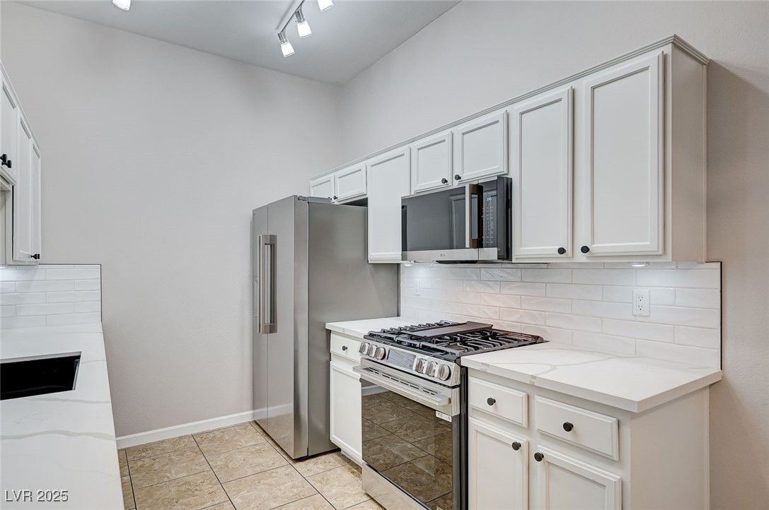 3500 Cactus Shadow Street 104