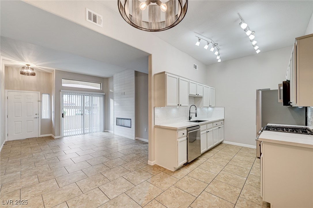 3500 Cactus Shadow Street 104