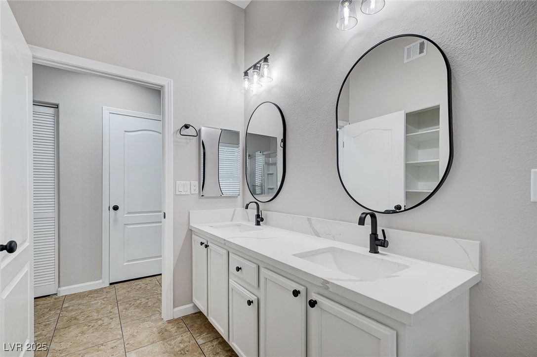 3500 Cactus Shadow Street 104