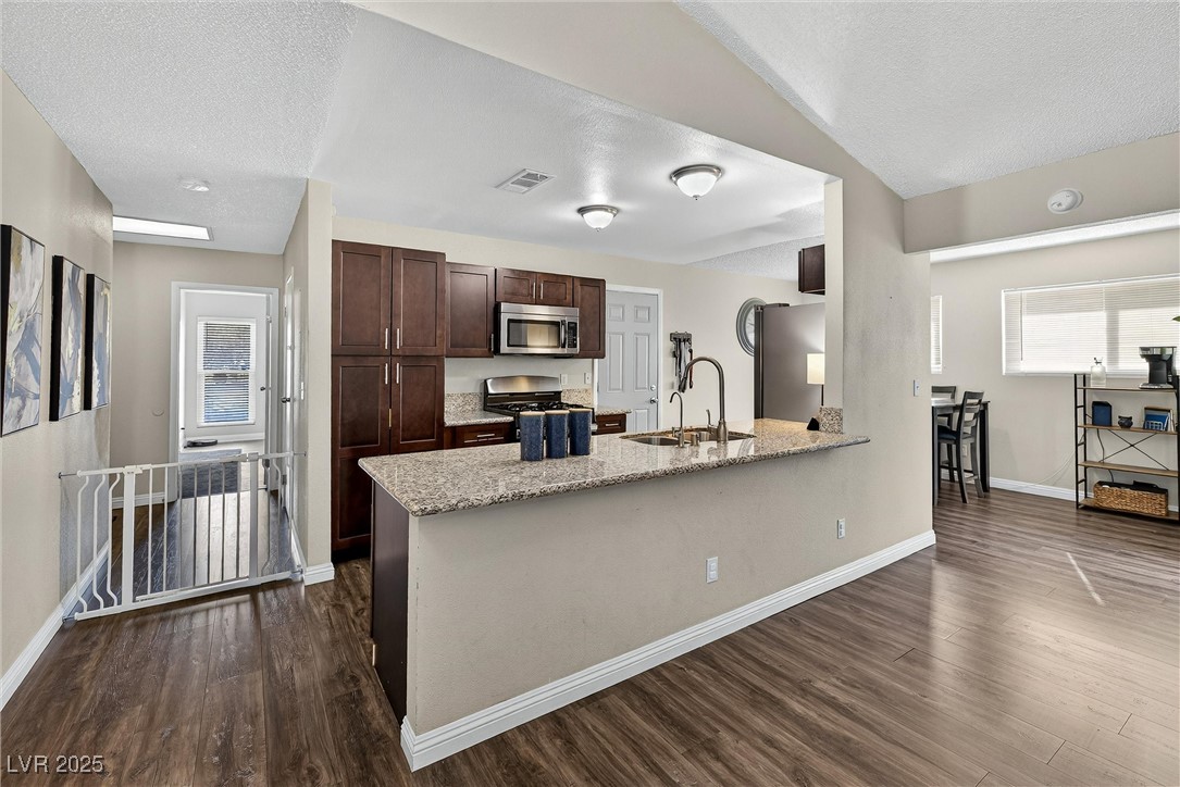 139 North Christy Lane