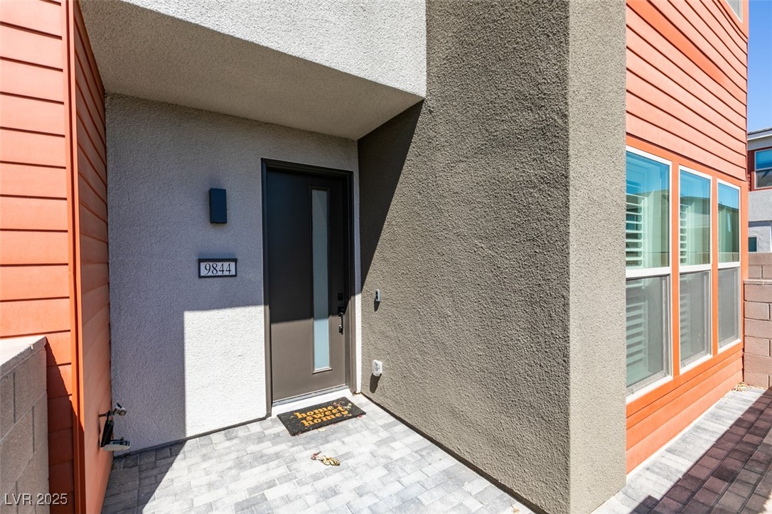 9844 Kings Glen Street