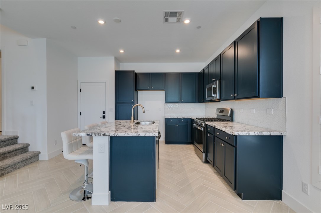 9844 Kings Glen Street