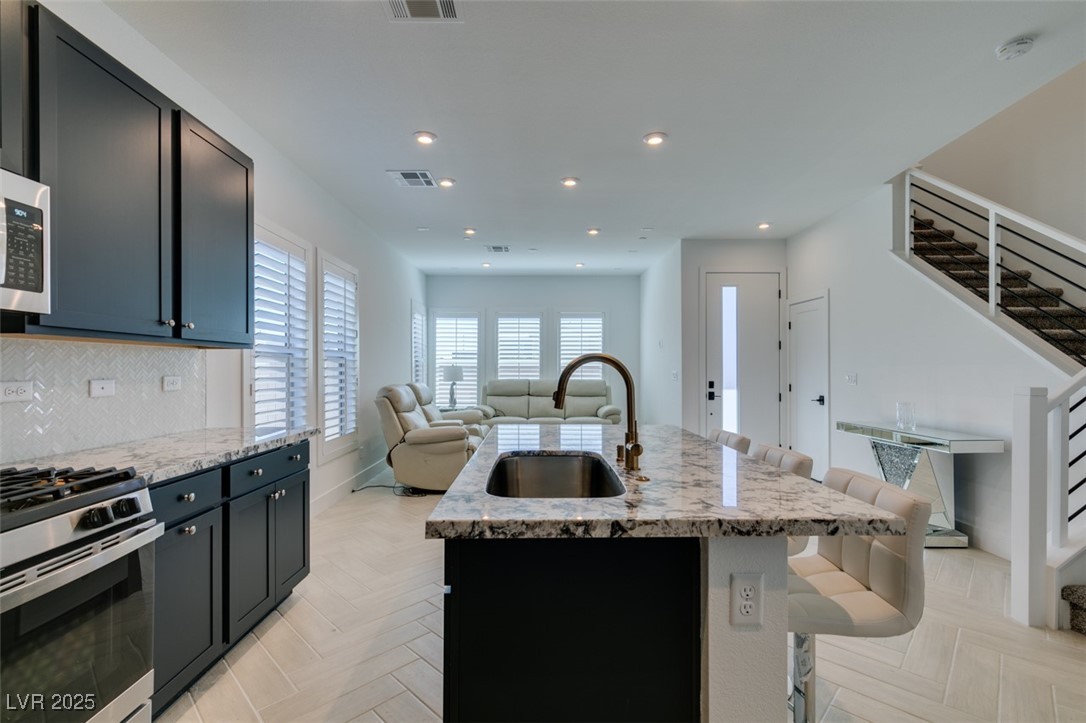 9844 Kings Glen Street