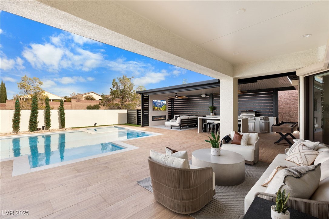 2460 Chateau Napoleon Drive