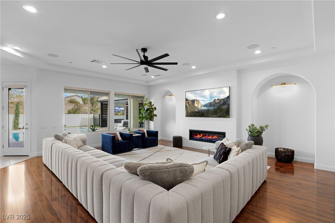 2460 Chateau Napoleon Drive