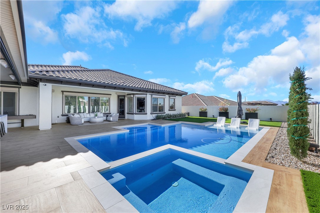 2460 Chateau Napoleon Drive