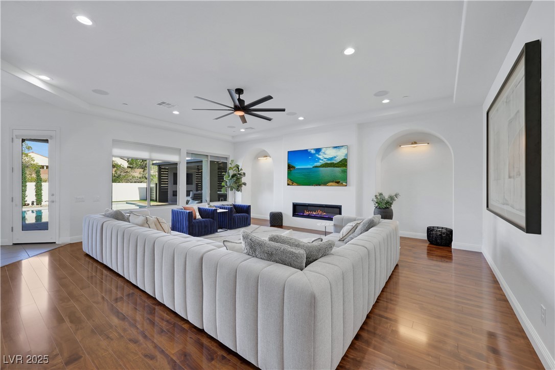 2460 Chateau Napoleon Drive