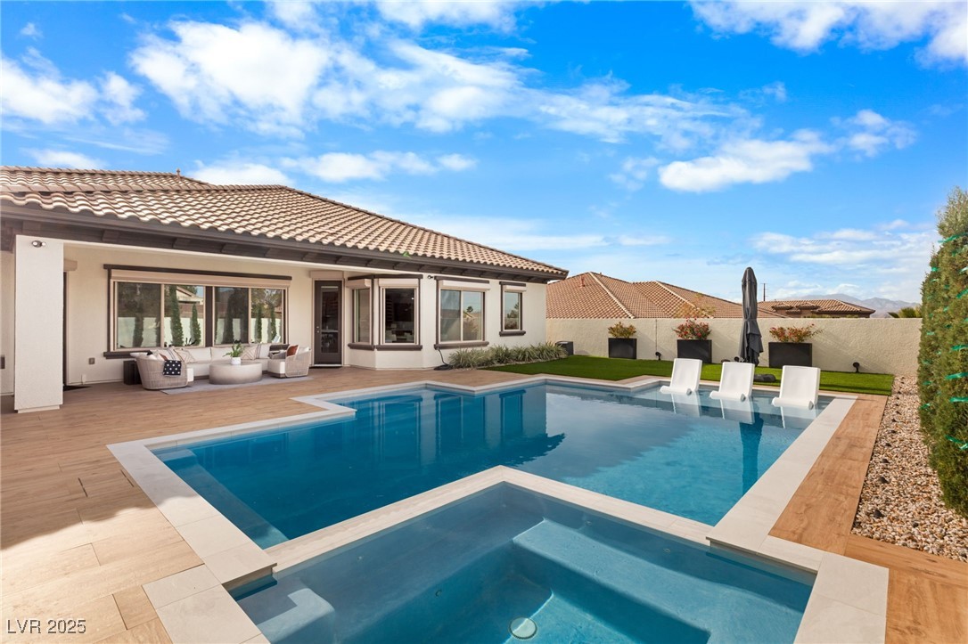 2460 Chateau Napoleon Drive