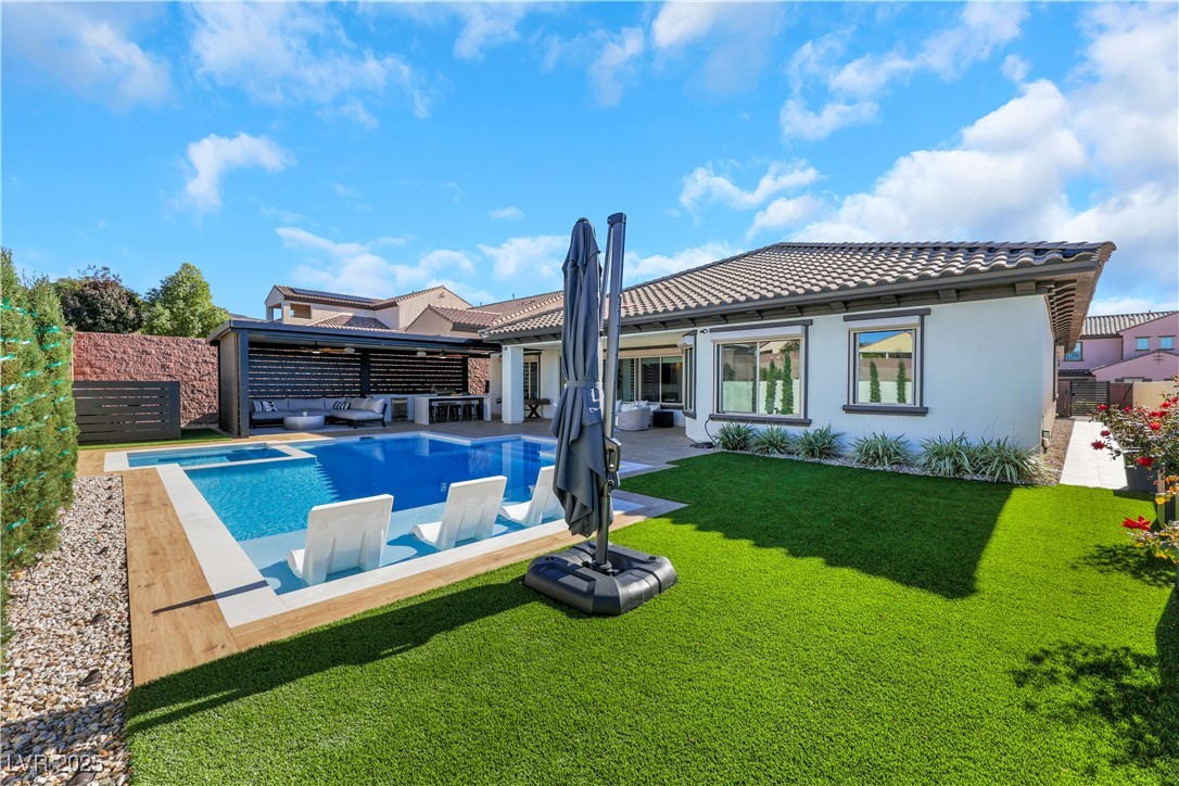 2460 Chateau Napoleon Drive