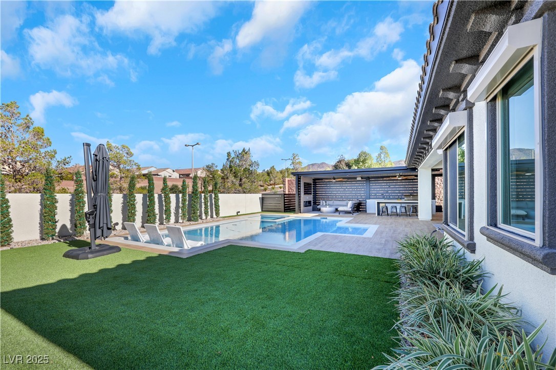 2460 Chateau Napoleon Drive