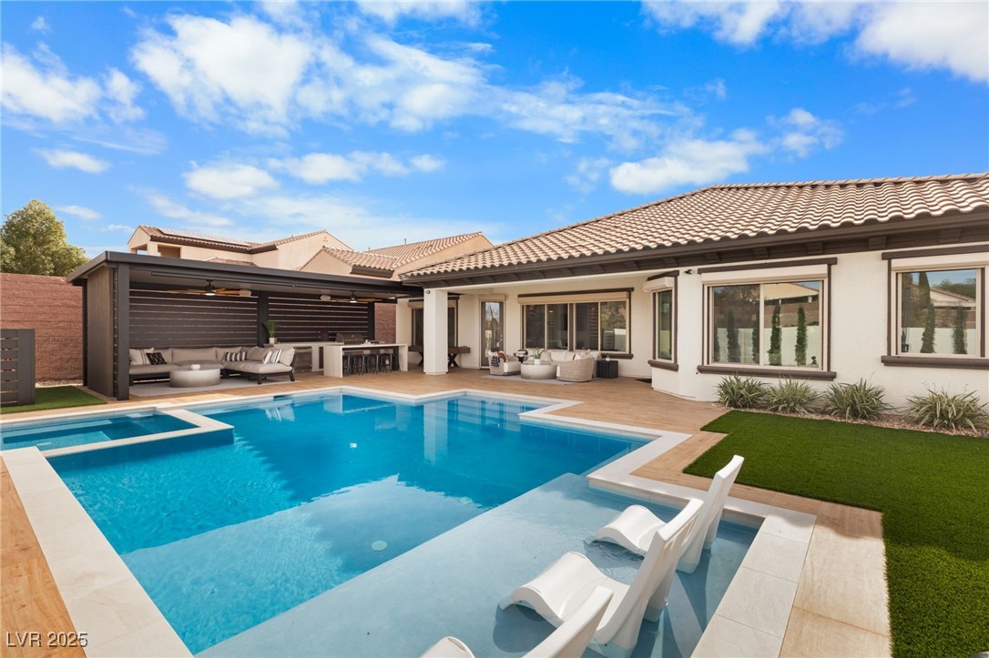 2460 Chateau Napoleon Drive