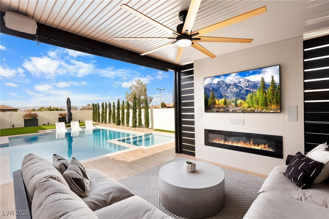 2460 Chateau Napoleon Drive