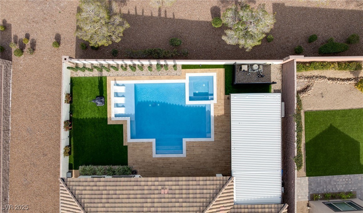 2460 Chateau Napoleon Drive