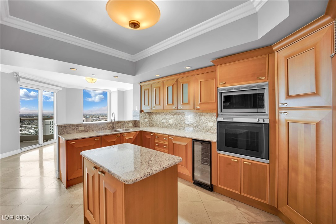2777 Paradise Road 2002