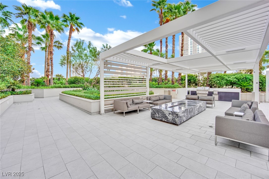 2777 Paradise Road 2002