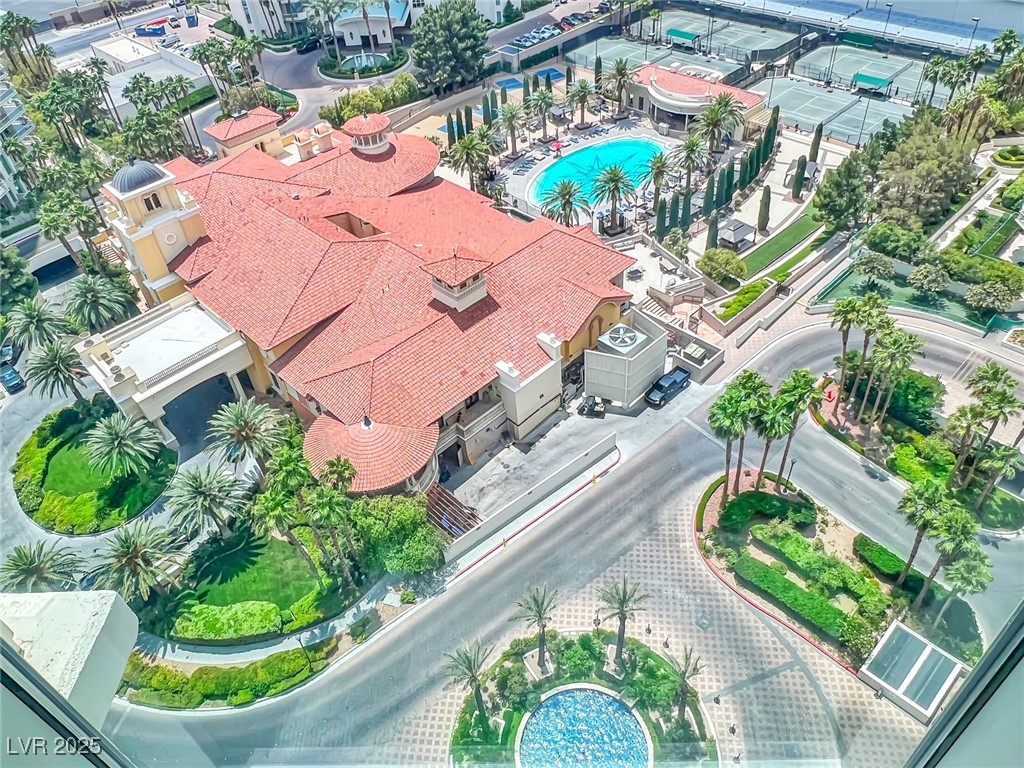 2777 Paradise Road 2002