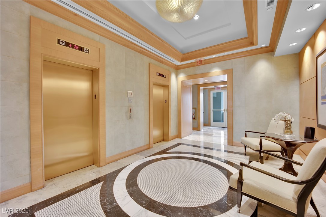 2777 Paradise Road 2002