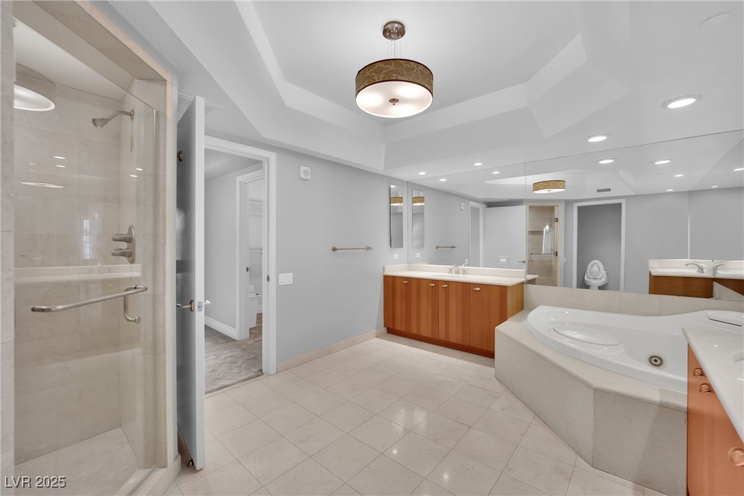 2777 Paradise Road 2002