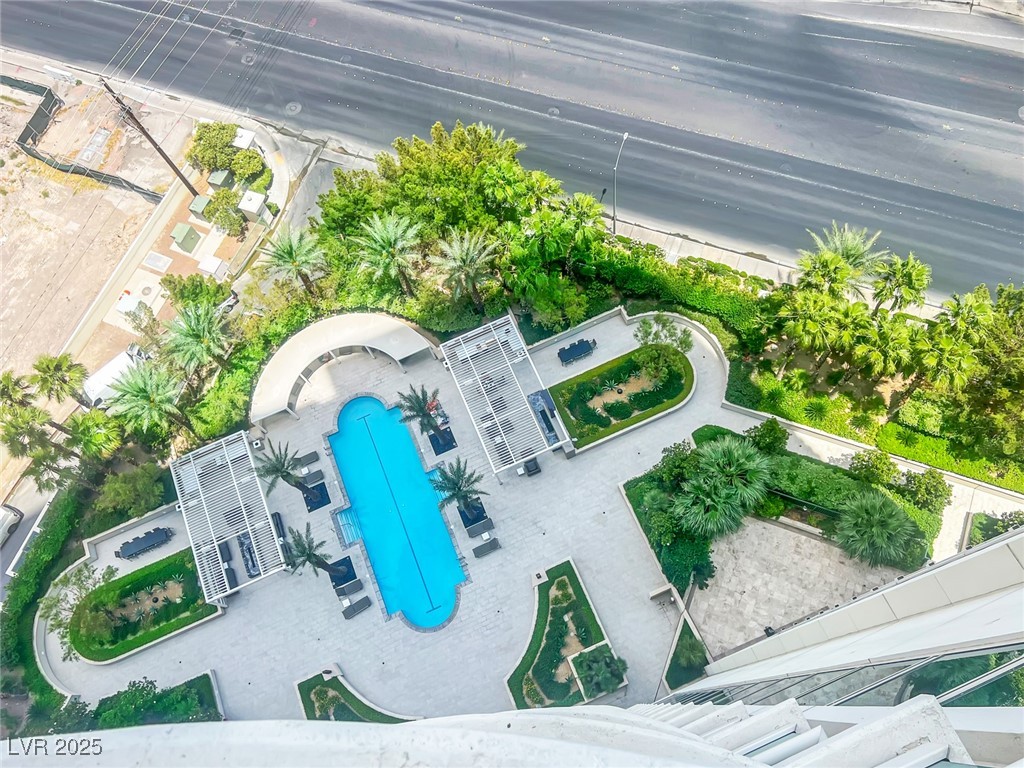 2777 Paradise Road 2002