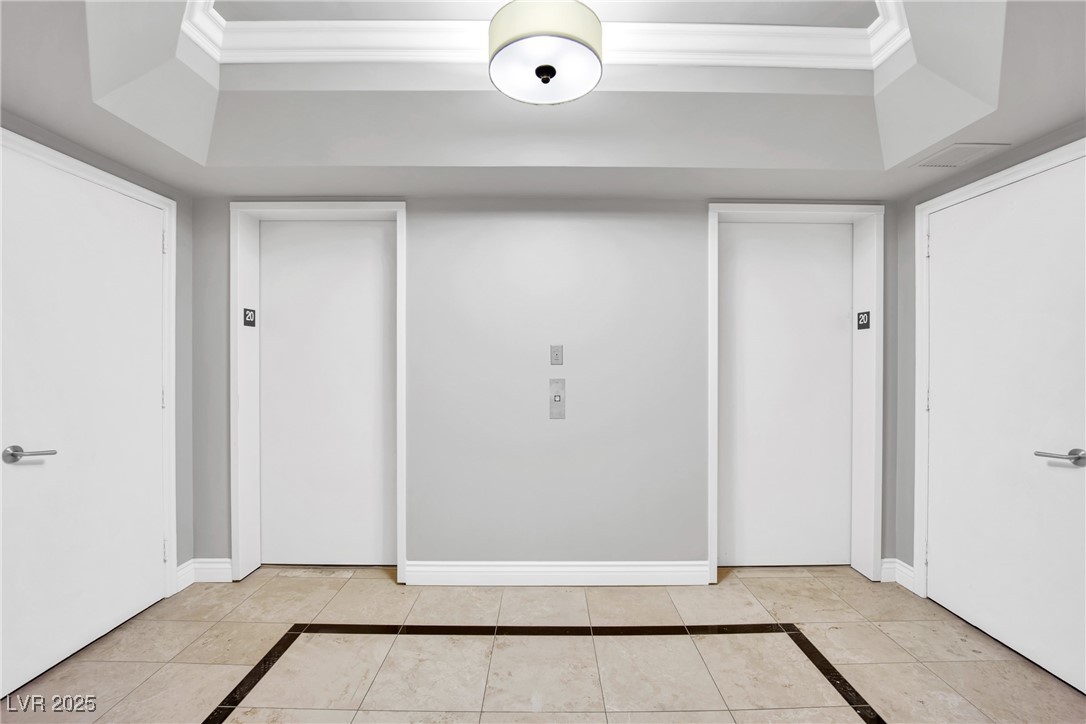 2777 Paradise Road 2002