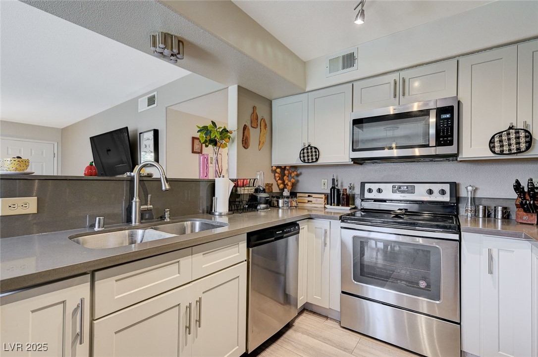 1575 West Warm Springs Road 2613