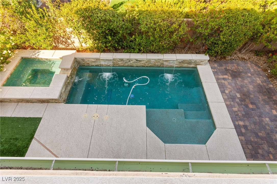 8112 Nottingham Hill Lane