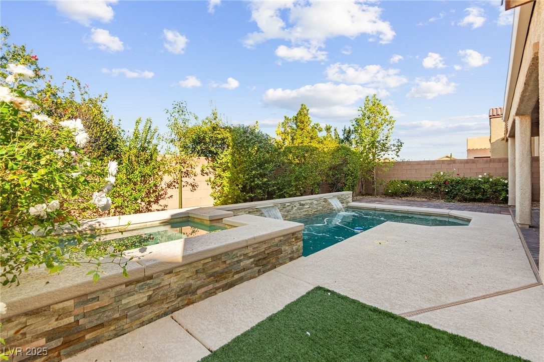 8112 Nottingham Hill Lane