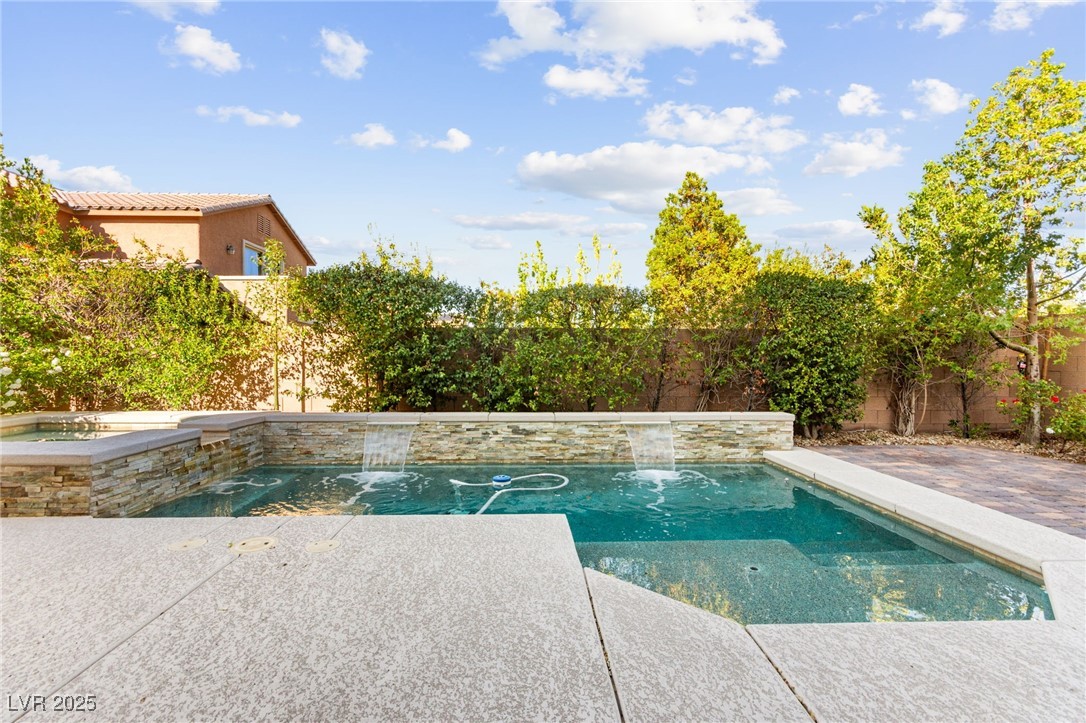 8112 Nottingham Hill Lane