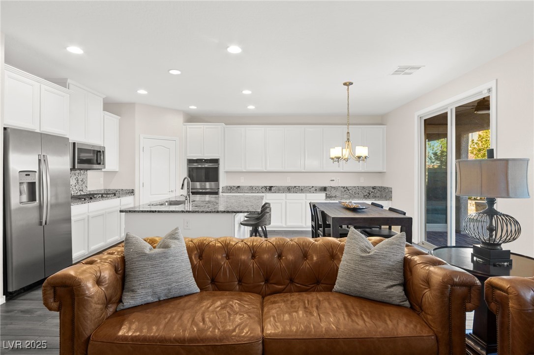 8112 Nottingham Hill Lane