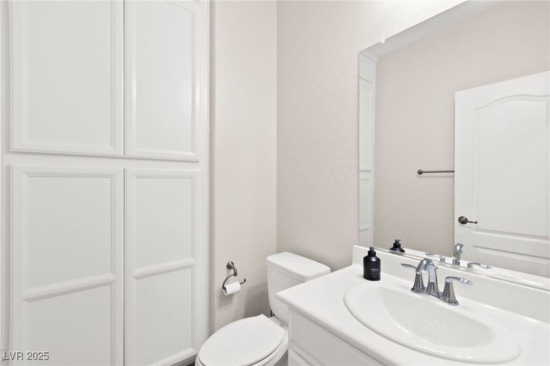 8112 Nottingham Hill Lane