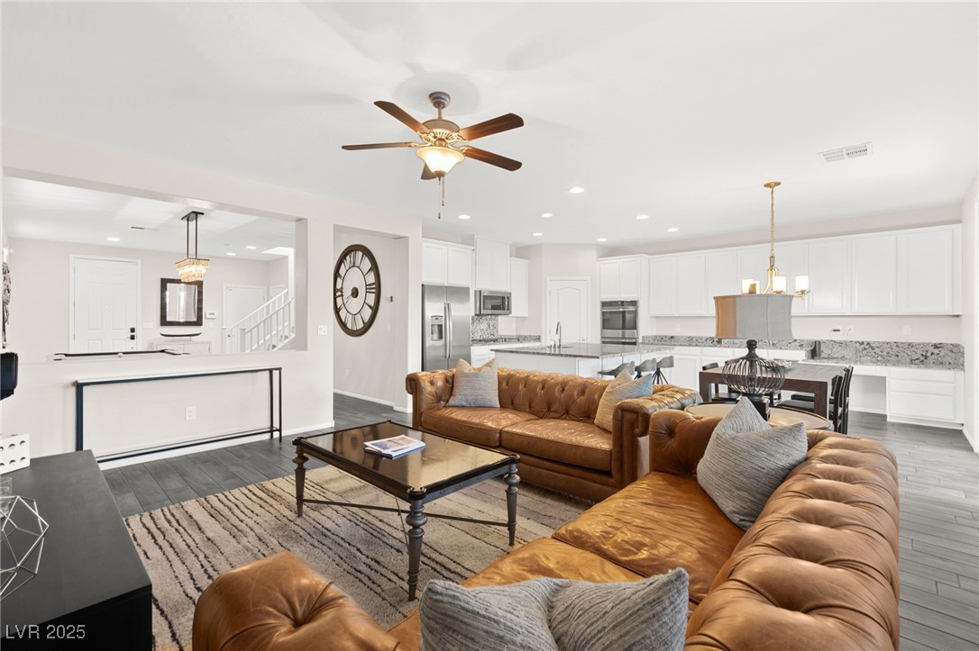 8112 Nottingham Hill Lane