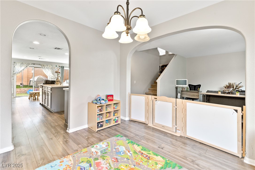 5229 Ponderosa Heights Street