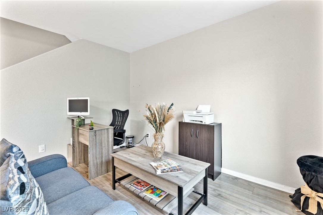 5229 Ponderosa Heights Street