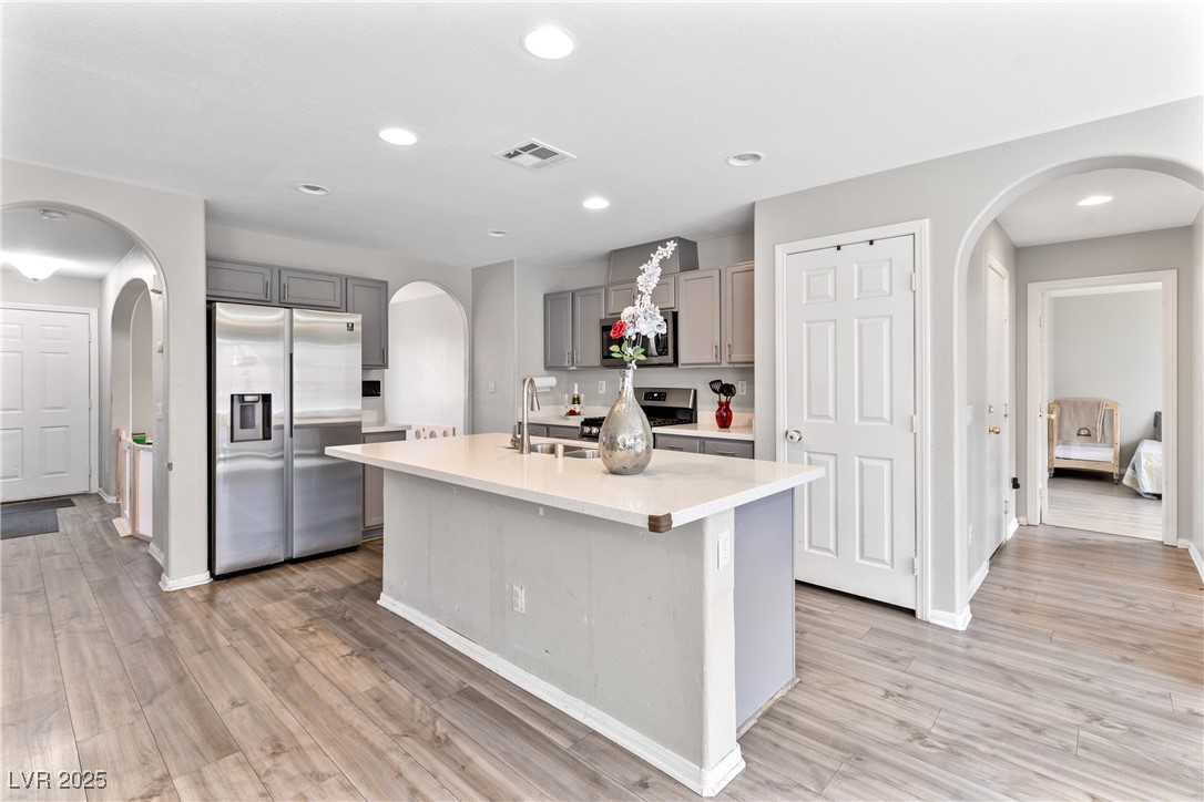 5229 Ponderosa Heights Street