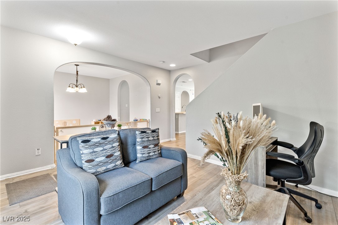 5229 Ponderosa Heights Street