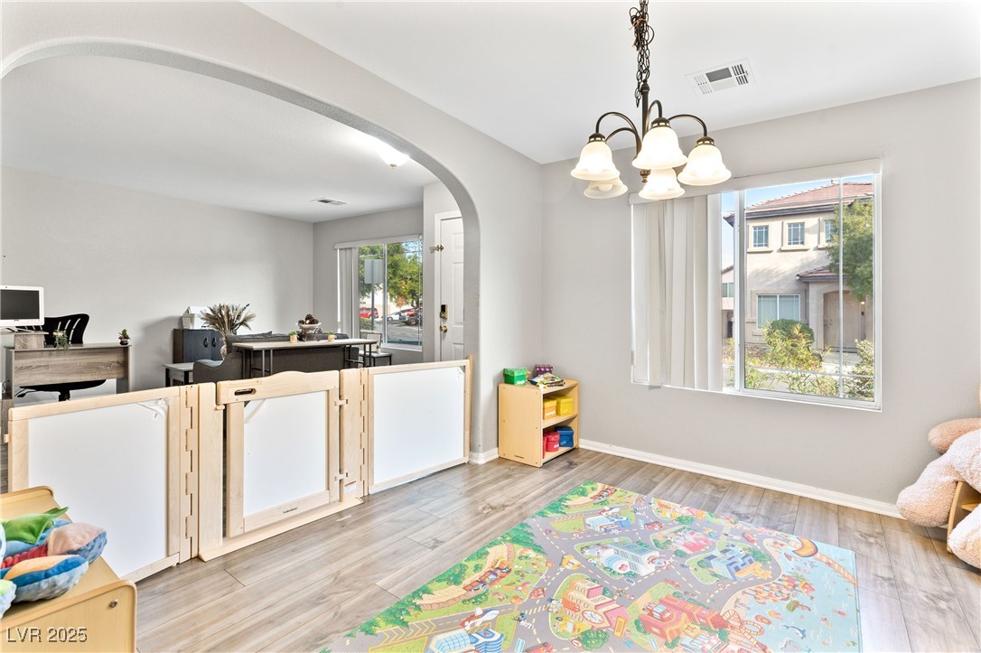 5229 Ponderosa Heights Street