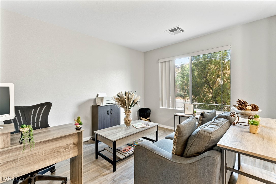 5229 Ponderosa Heights Street