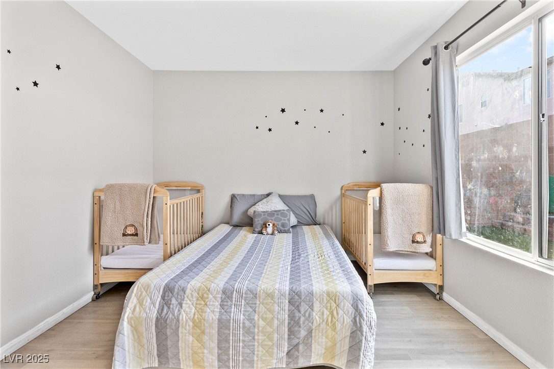 5229 Ponderosa Heights Street