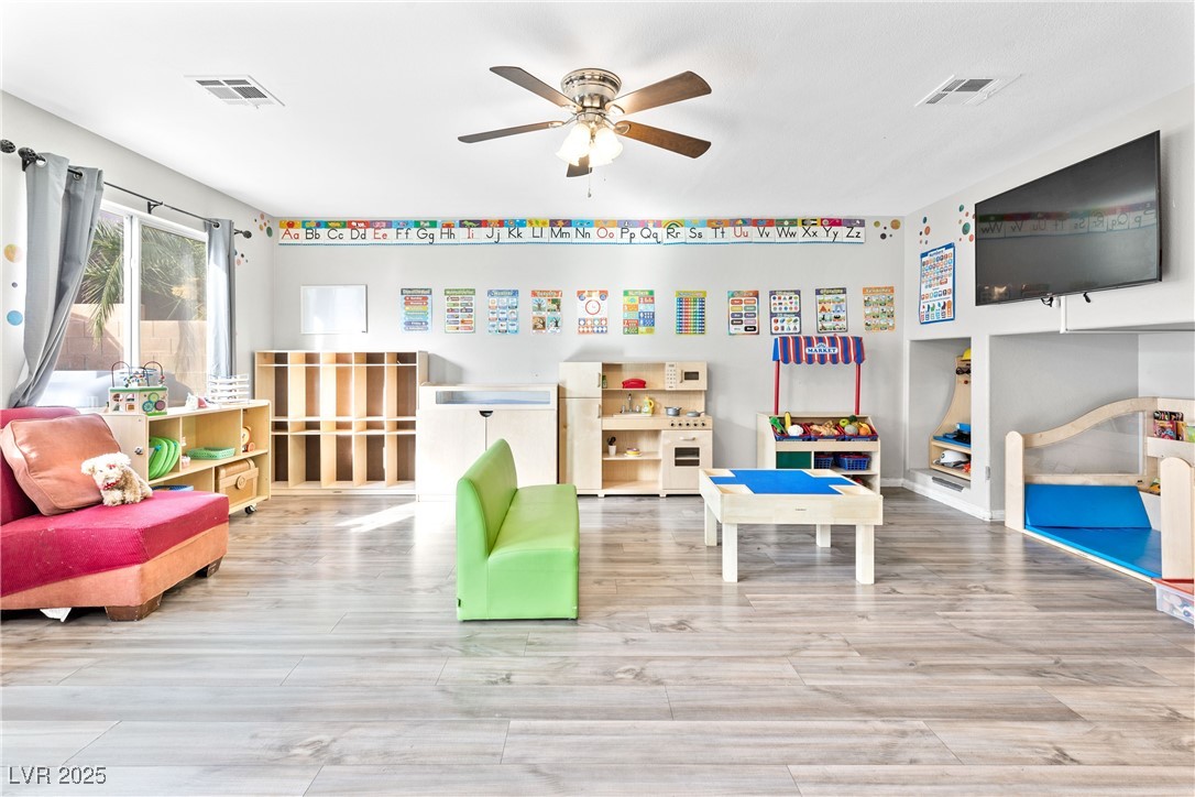 5229 Ponderosa Heights Street