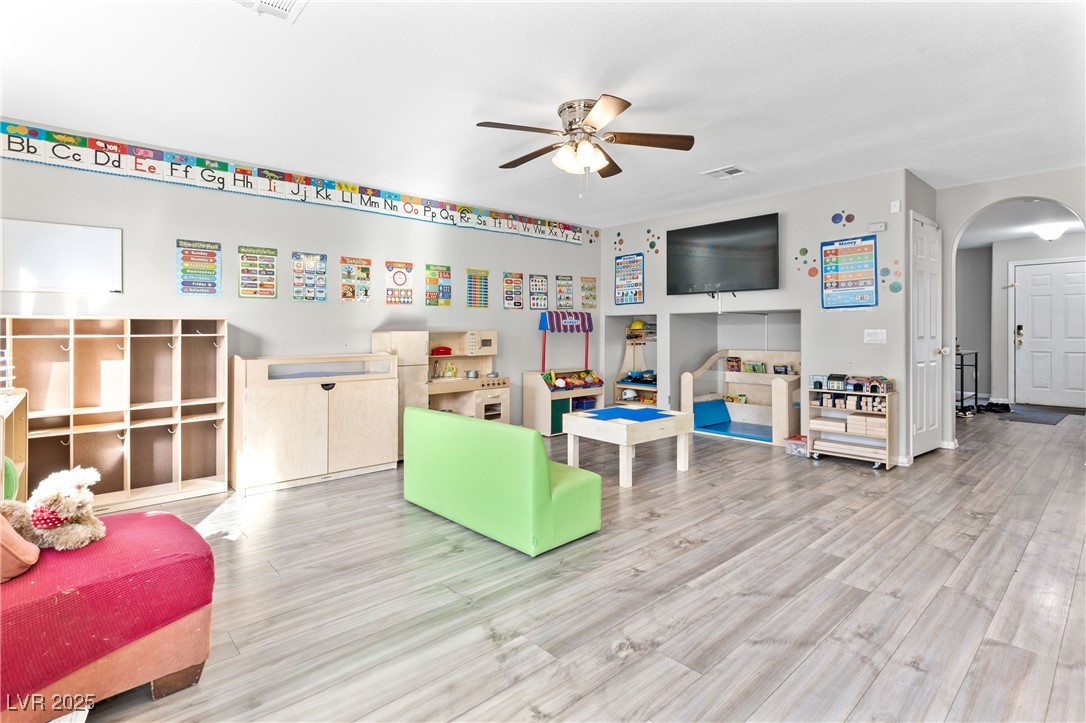 5229 Ponderosa Heights Street