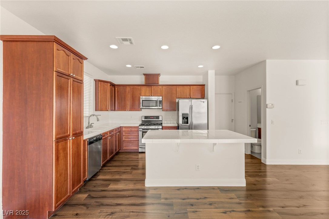 6247 Sugartree Avenue