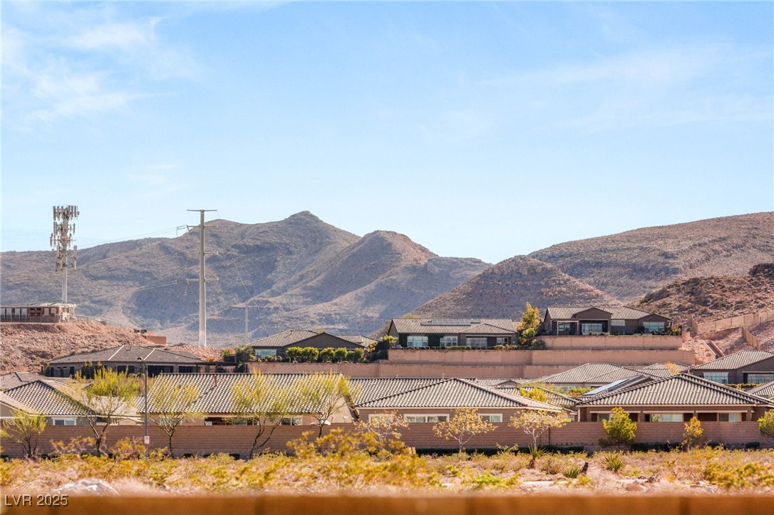 6247 Sugartree Avenue