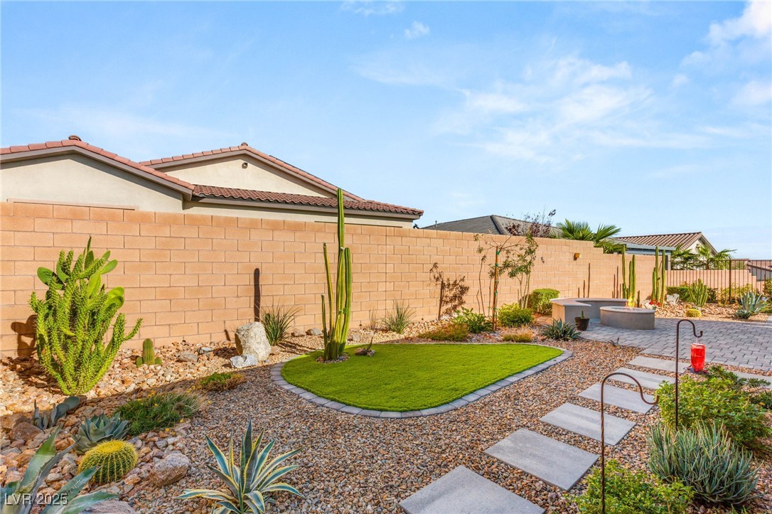 14 Summer Agave Avenue