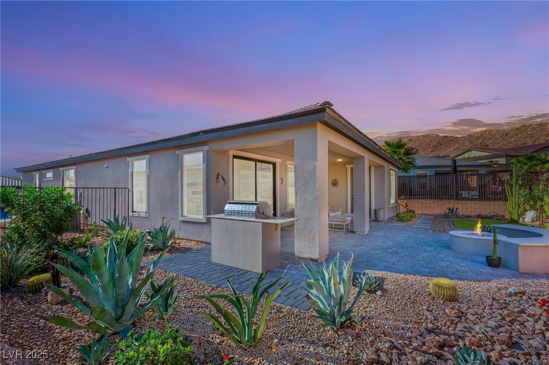 14 Summer Agave Avenue