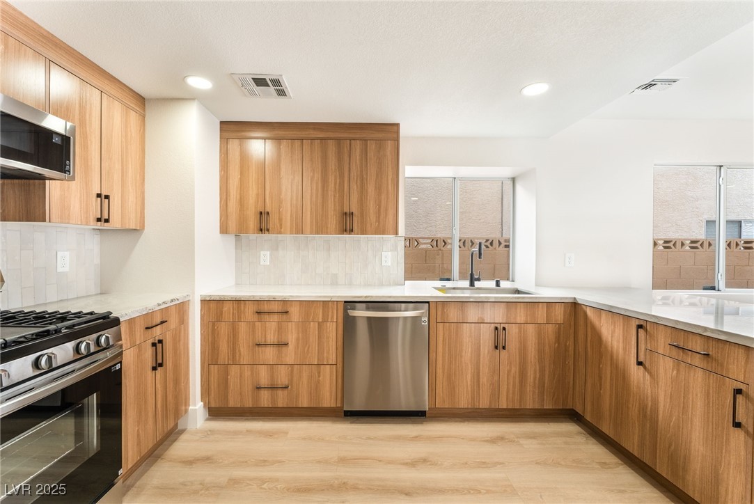 2432 Ginger Lily Lane