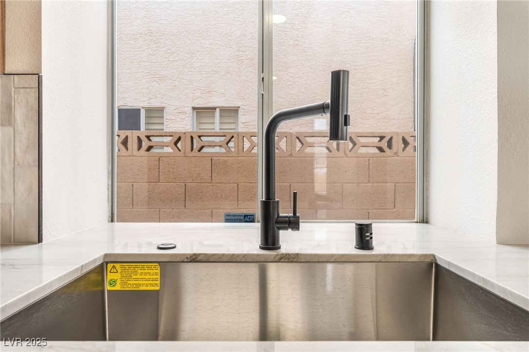 2432 Ginger Lily Lane