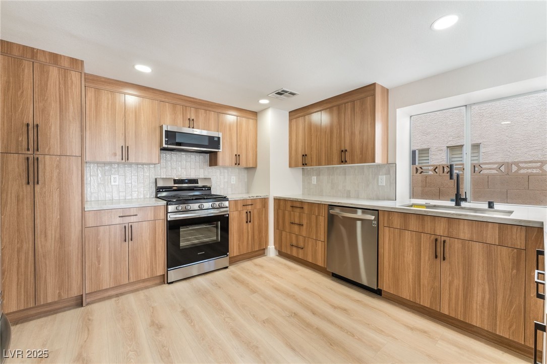 2432 Ginger Lily Lane