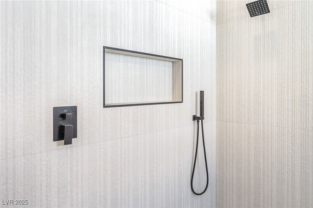 2432 Ginger Lily Lane