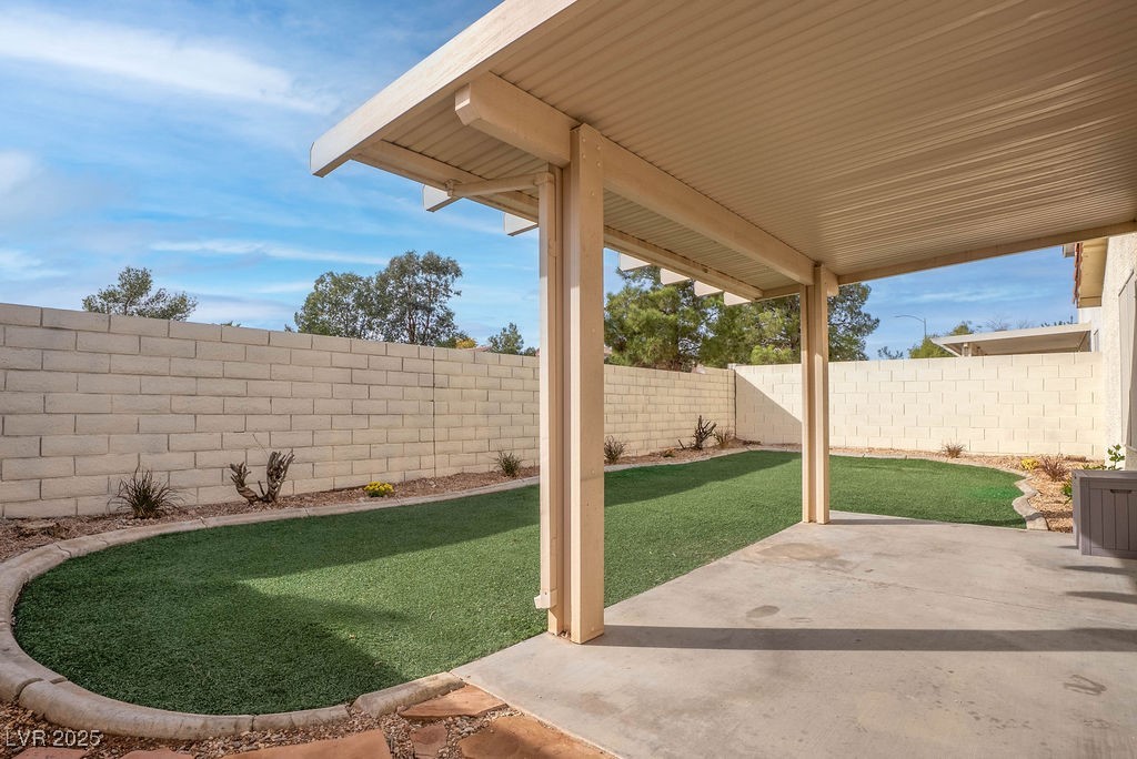 7925 Willow Pines Place