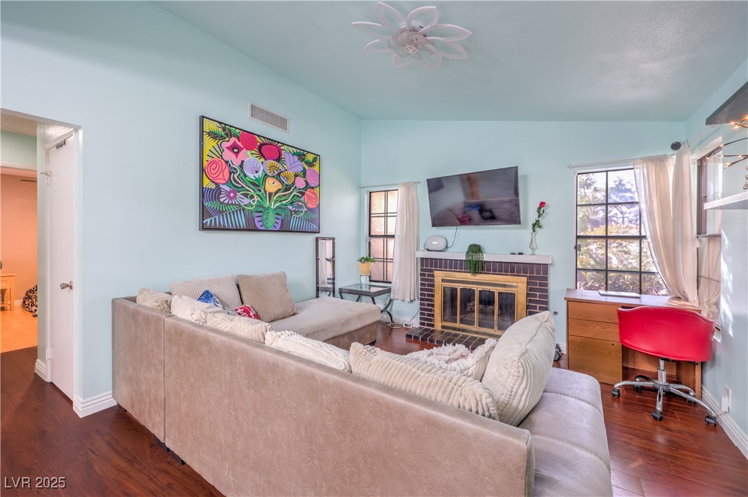 7386 Coffeyville Avenue